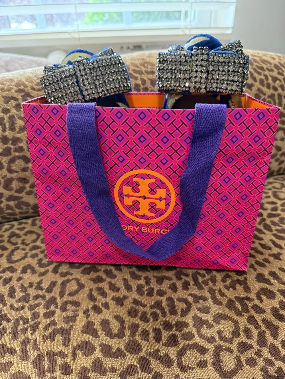New Condition Tory Burch Viola Embellished Bow Blue & Gold Velvet 7